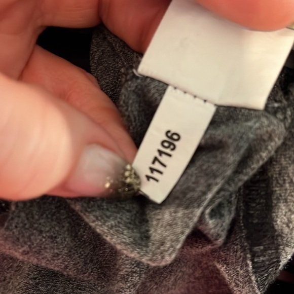 Guinness Cropped Sweatshirt Hoodie with Faux Shirt Underneath Size Large Beer - Picture 10 of 10